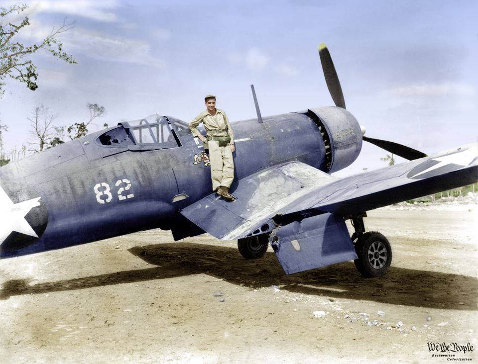 Photos colorisées d'avions 1943