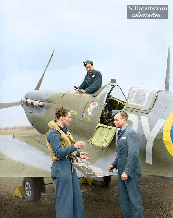 Photos colorisées d'avions 1942