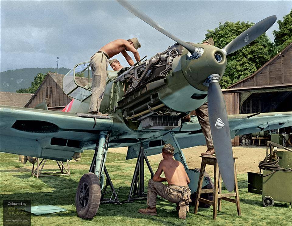 Photos colorisées d'avions 1940